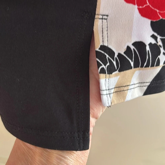 Chico's Top High/Low Side Slit Multi-Colored/Solid Black On Back Size 2/12 - Picture 7 of 8